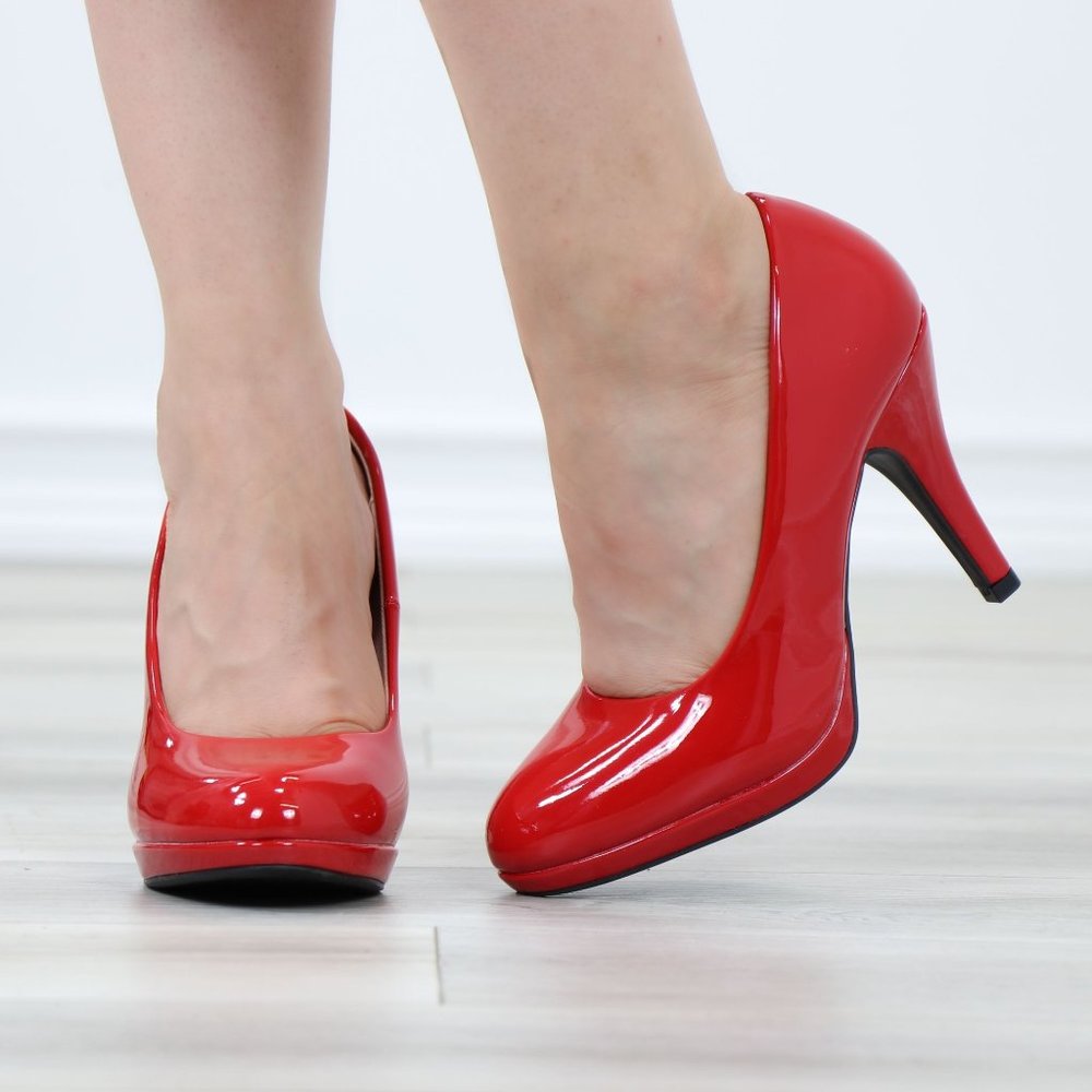 Red Patent Rockabilly Round Toe Platform High Heels - Picture 10 of 11